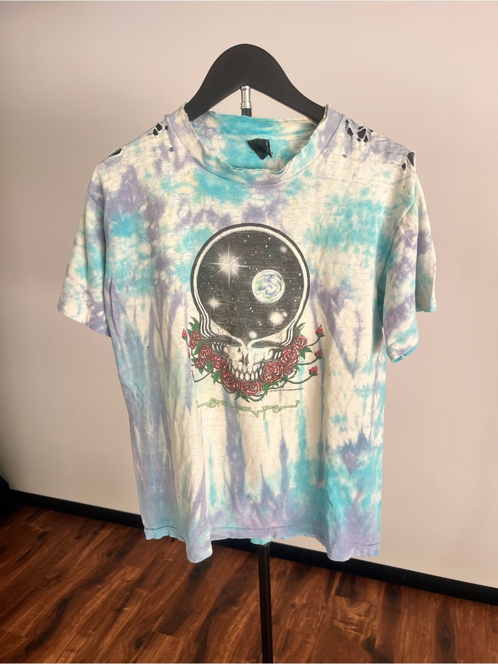 Vintage Tie-Dye Grateful Dead Skull & Roses Graphic Tee in Turquoise & Lavend